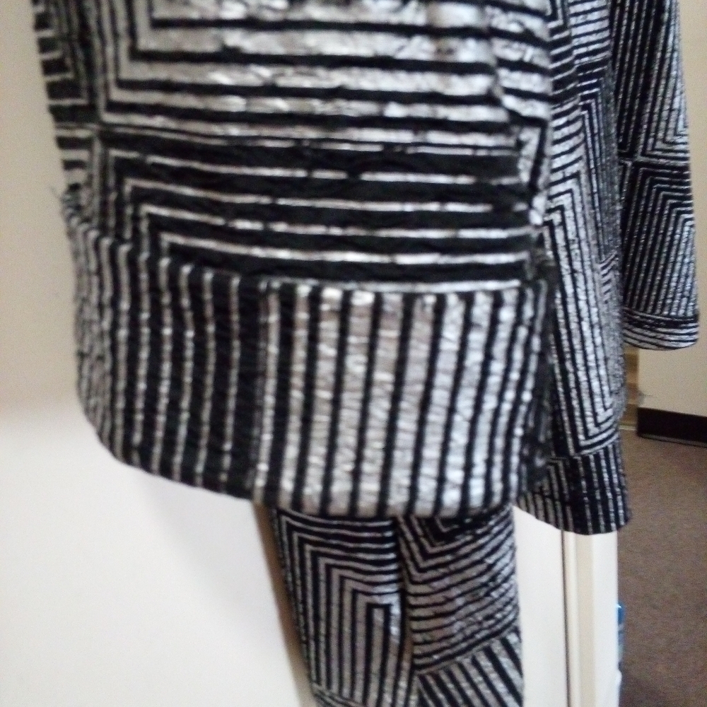 Women's Jacket - Picture 9 of 14
